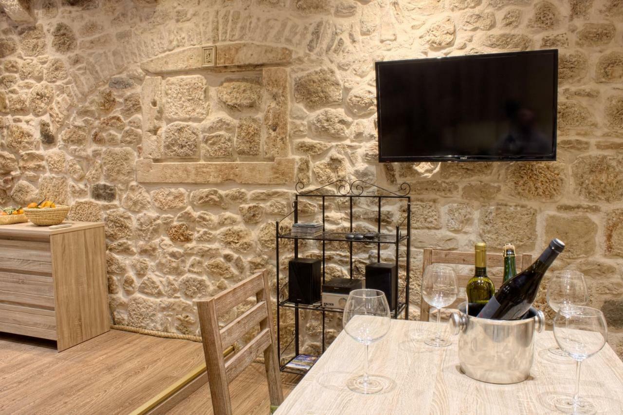 Optimist/old House * Makarska