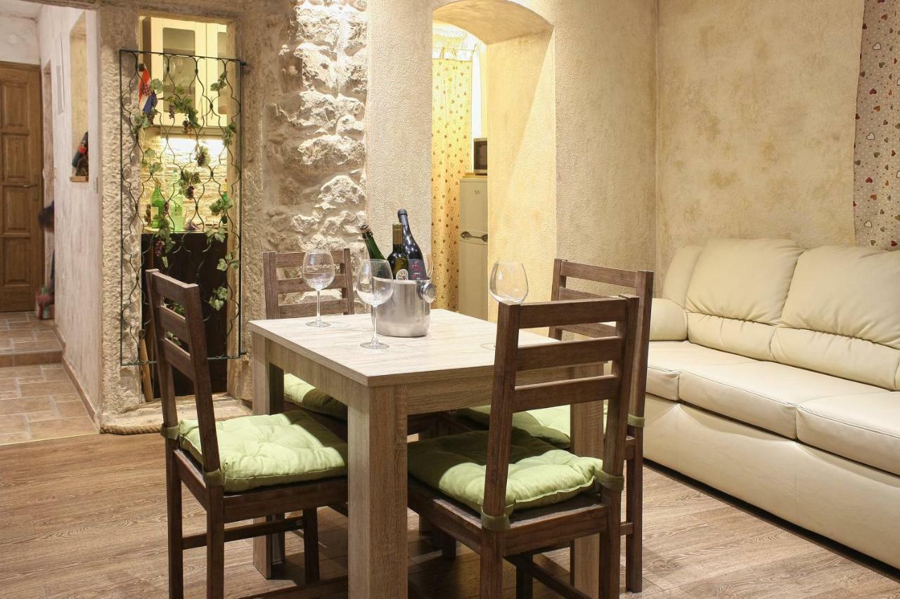 Optimist/old House *